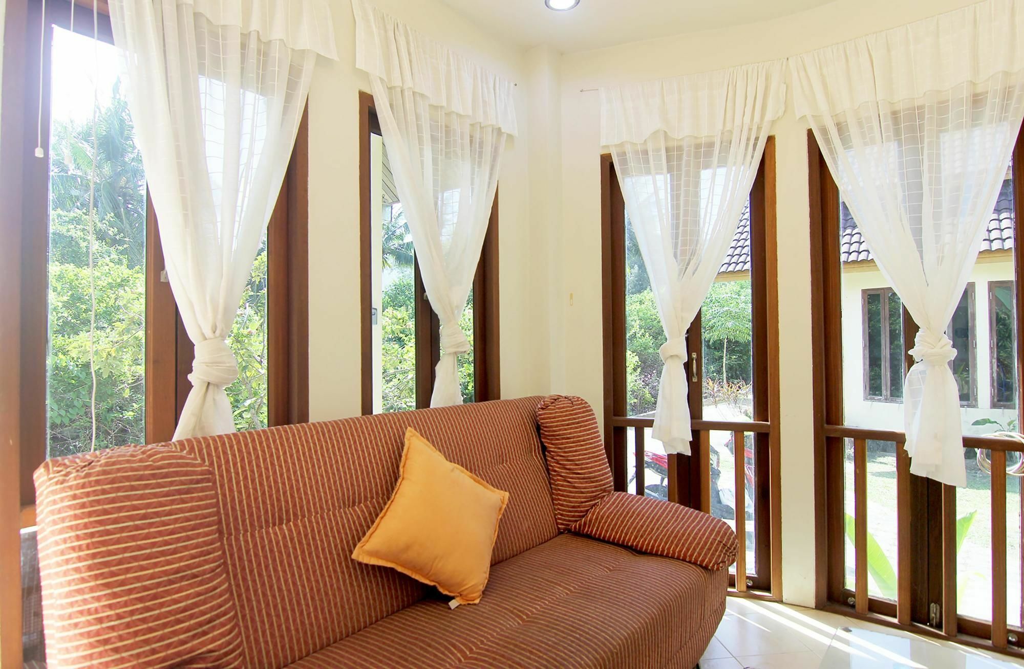 Villa Behind The Phuket Sea 외부 사진