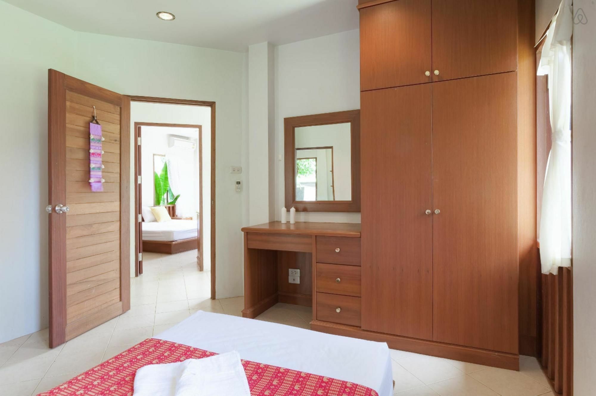 Villa Behind The Phuket Sea 외부 사진